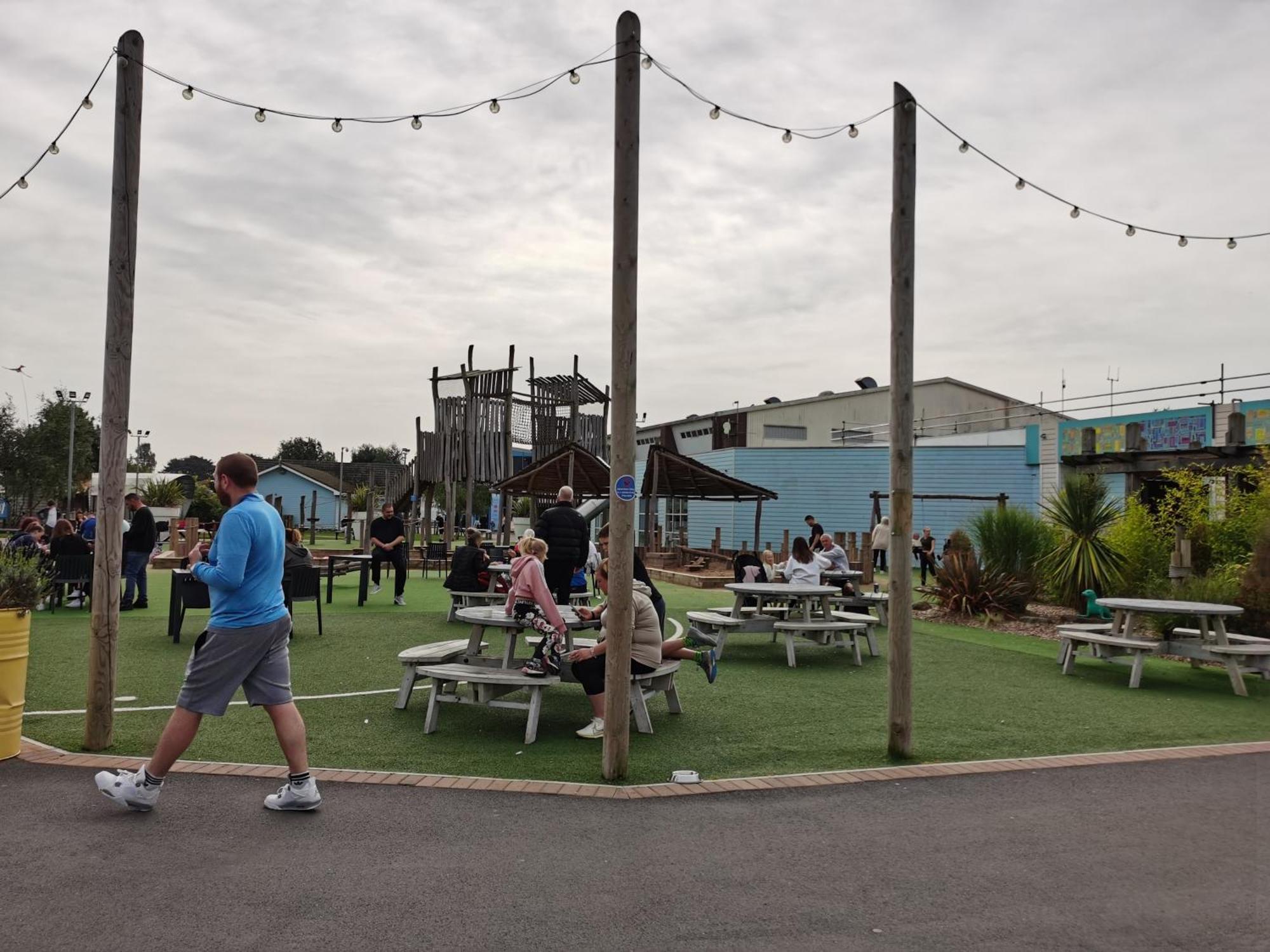 Golden Sands Beach Activities Sea Holiday Relax Mablethorpe Exterior foto