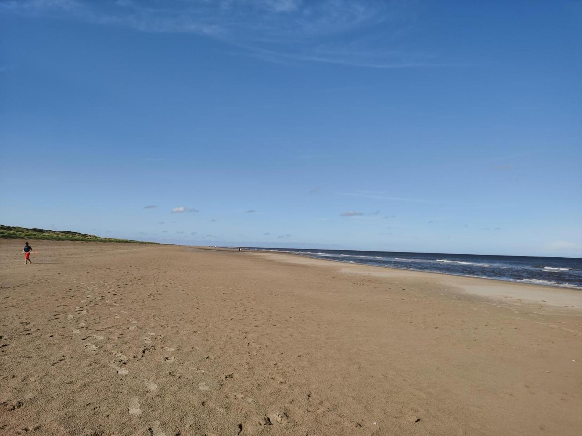 Golden Sands Beach Activities Sea Holiday Relax Mablethorpe Exterior foto